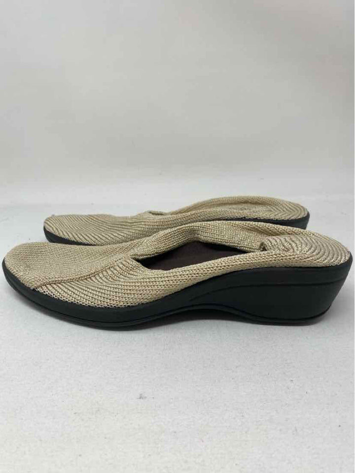 Shoe Size 40 Tan Flats