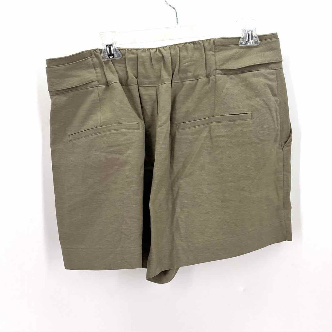 Size L Nine West Green Shorts