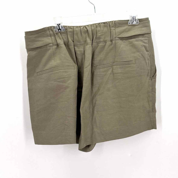 Size L Nine West Green Shorts