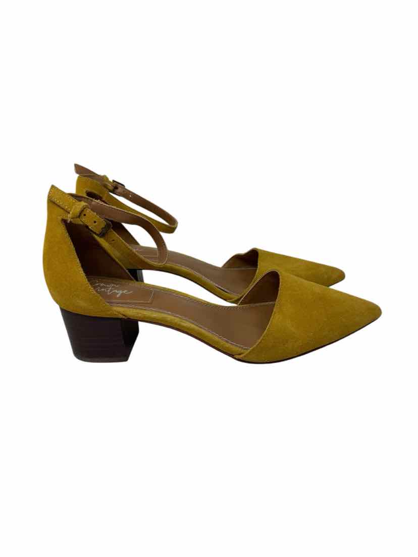 Shoe Size 9.5 CROWN VINTAGE Mustard Suede Pumps