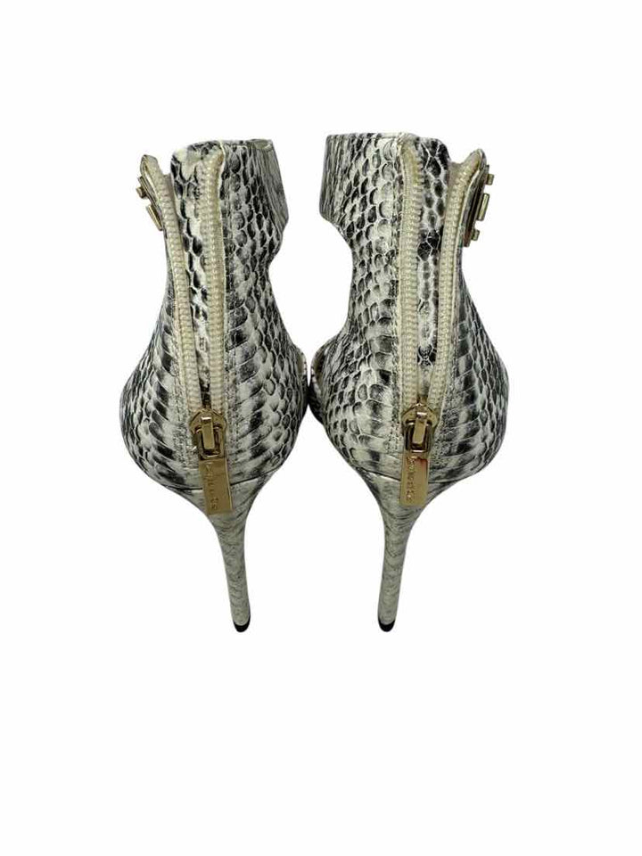 Shoe Size 10 Silver Leather Sandals