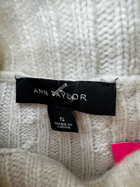 Size S Ann Taylor Ivory Knit Sweater