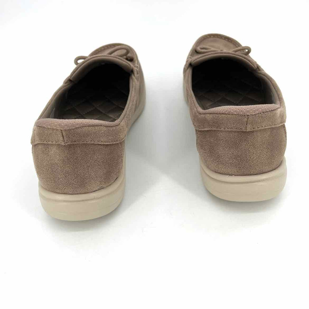 Shoe Size 7.5 Sketchers Tan Faux Leather Loafers