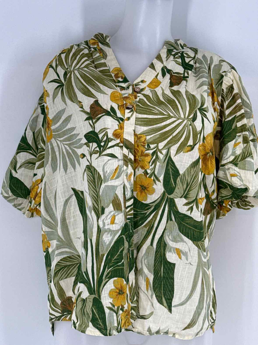 Size M Green Print Shirt