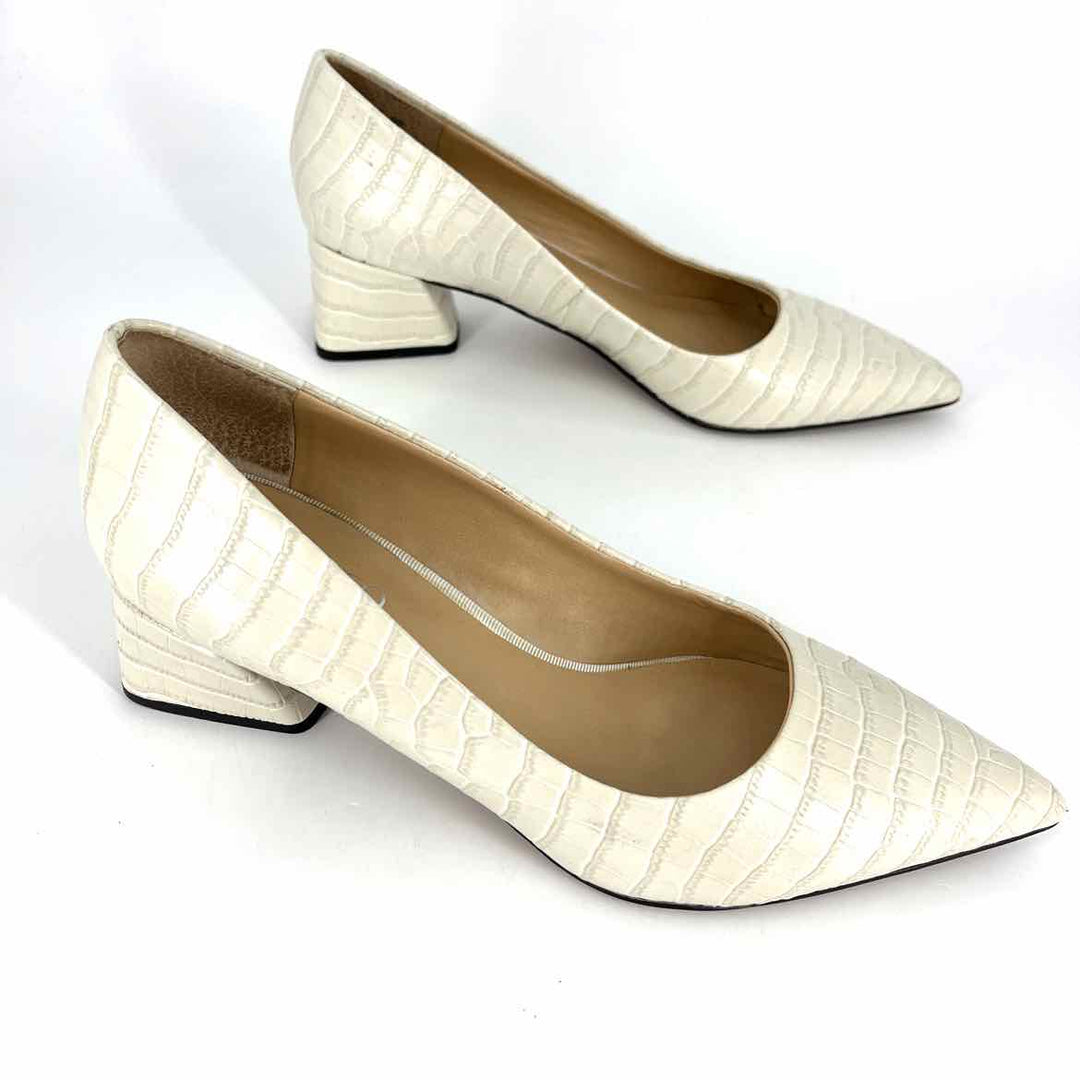 Shoe Size 7 FRANCO SARTO Ivory Pumps