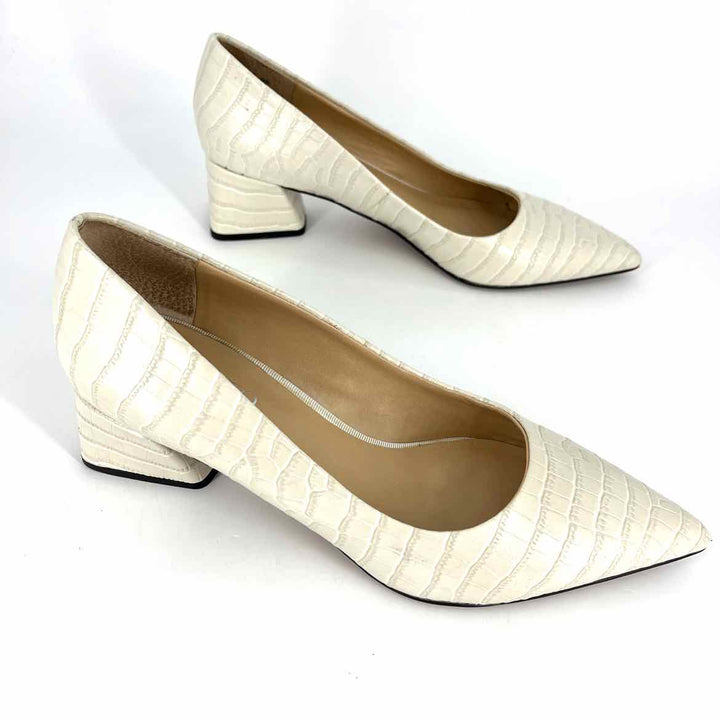 Shoe Size 7 FRANCO SARTO Ivory Pumps