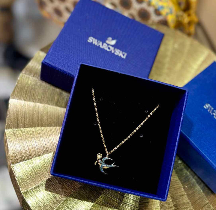 SWARVOSKI Necklace