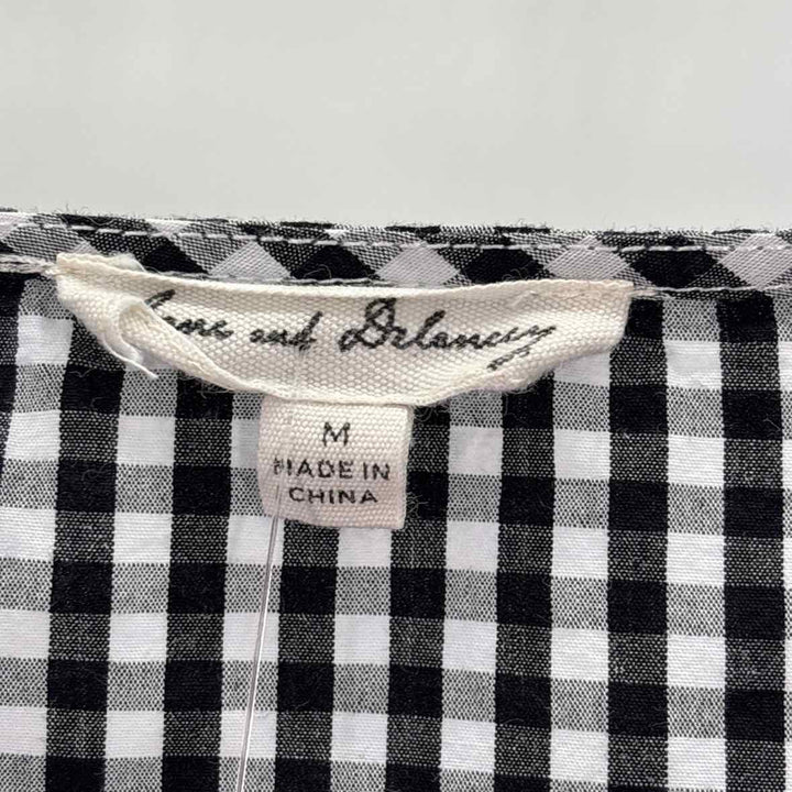 Size M Jane & Delaney Multi-Color Knit Shirt