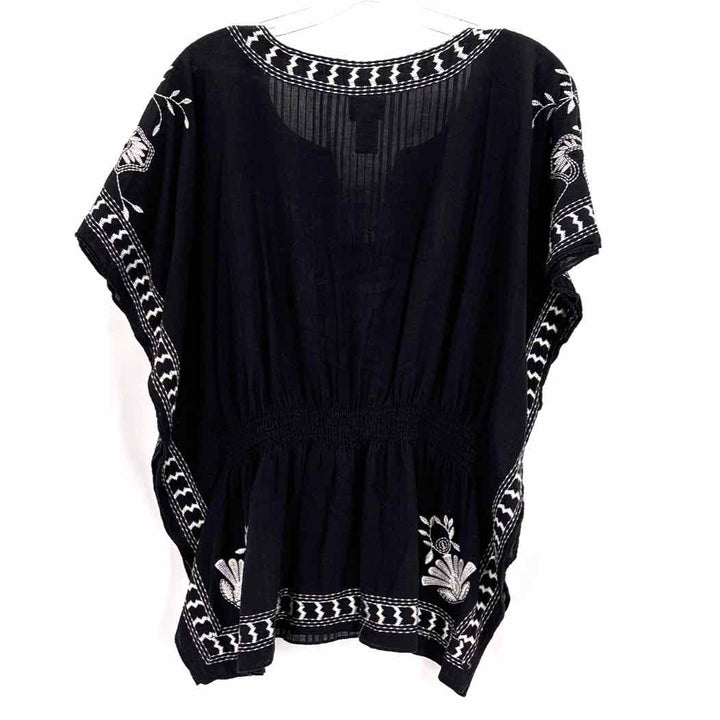 Size L Black/White Shirt