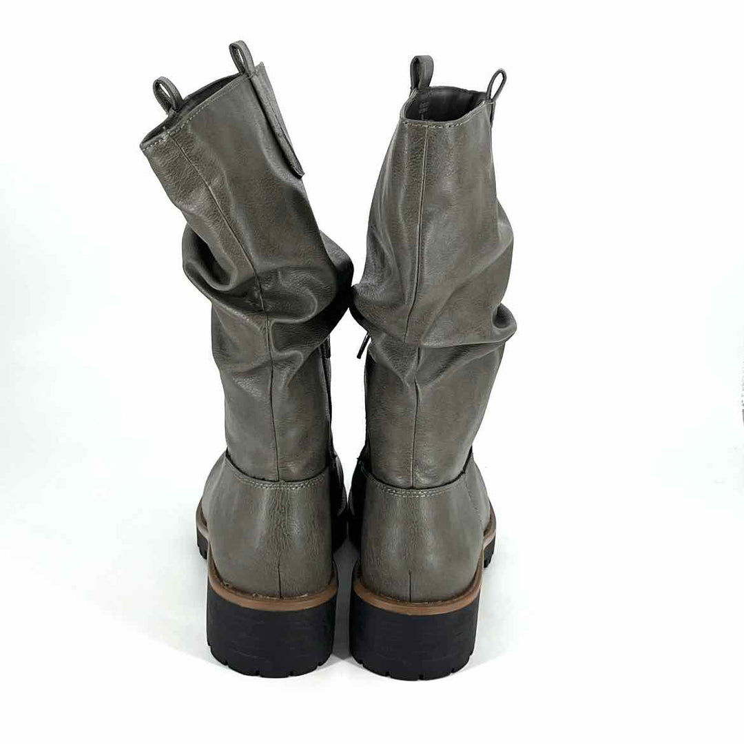 Shoe Size 8 Gray Faux Leather Boots