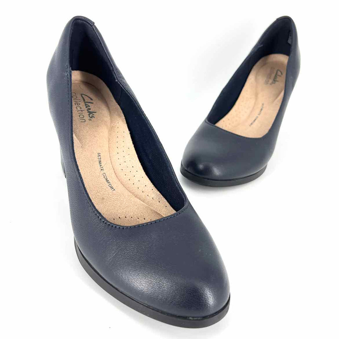 Shoe Size 7 CLARKS Navy Leather Pumps