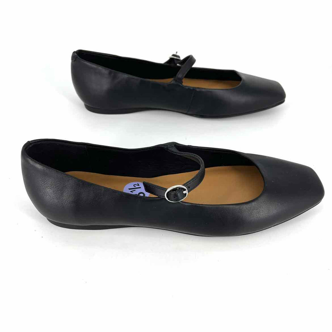 Shoe Size 8.5 Black Flats