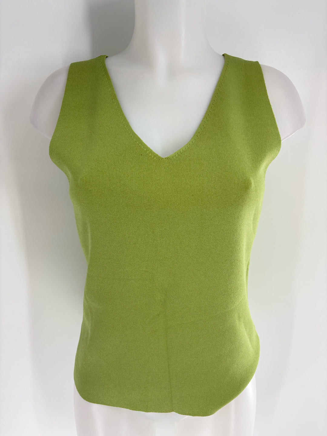 Size M DUE PER DUE Green Shirt