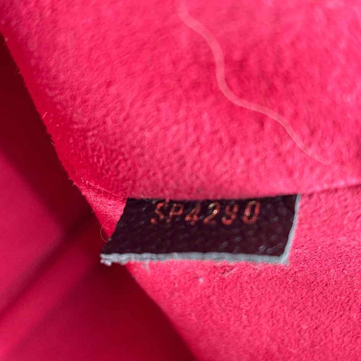 Louis Vuitton Luxury - Purse