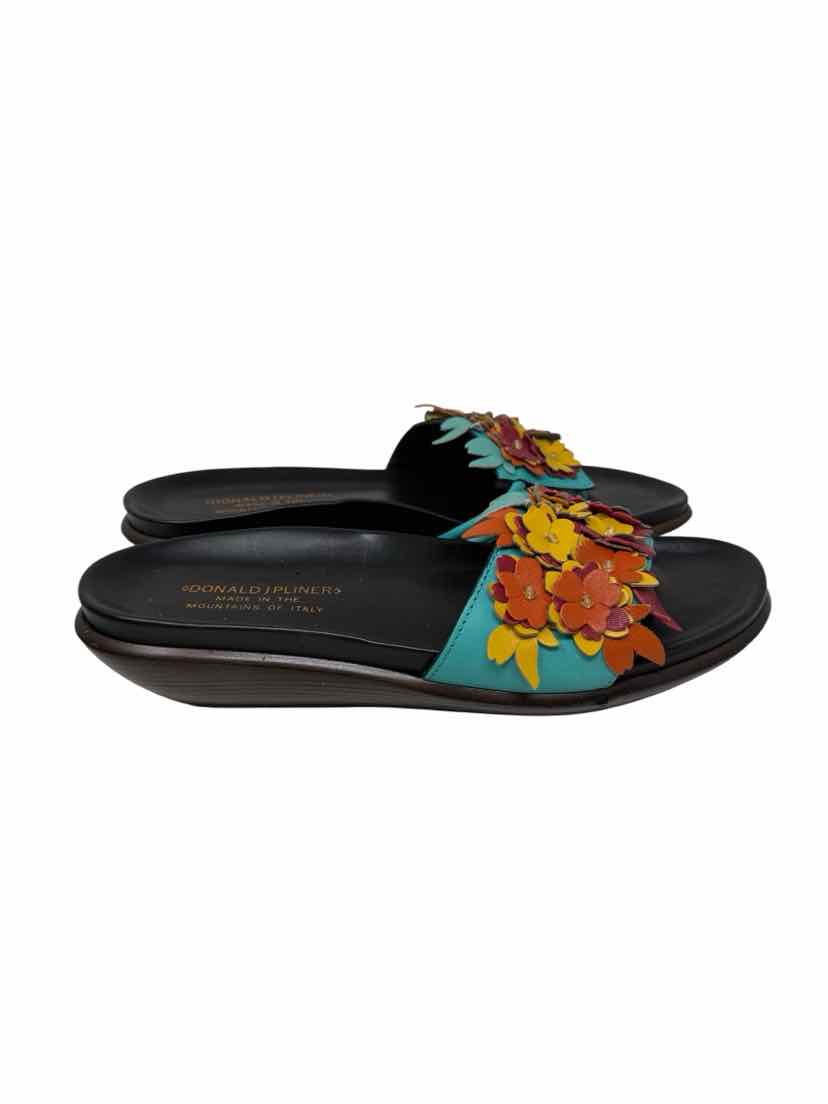 Shoe Size 8.5 DONALD PLINER Multi-Color Sandals