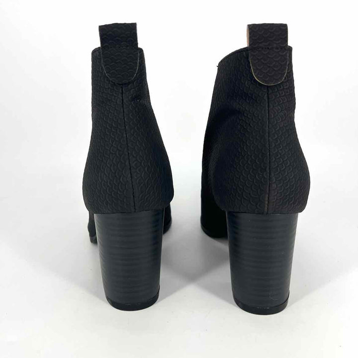 Shoe Size 8 Black Boots
