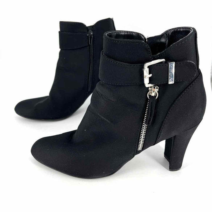 Shoe Size 9.5 UNISA Black Boots