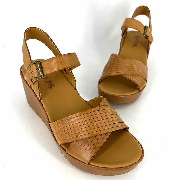 Shoe Size 7 KORKS Tan Leather Sandals