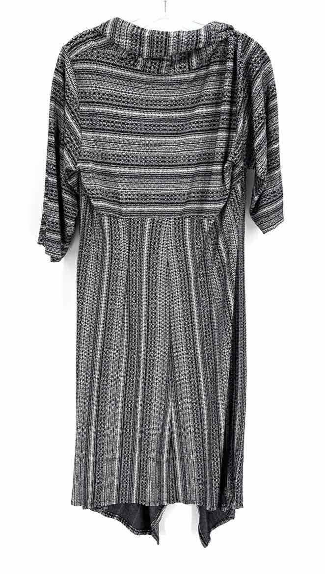Size 1X Multi-Color Knit Dress