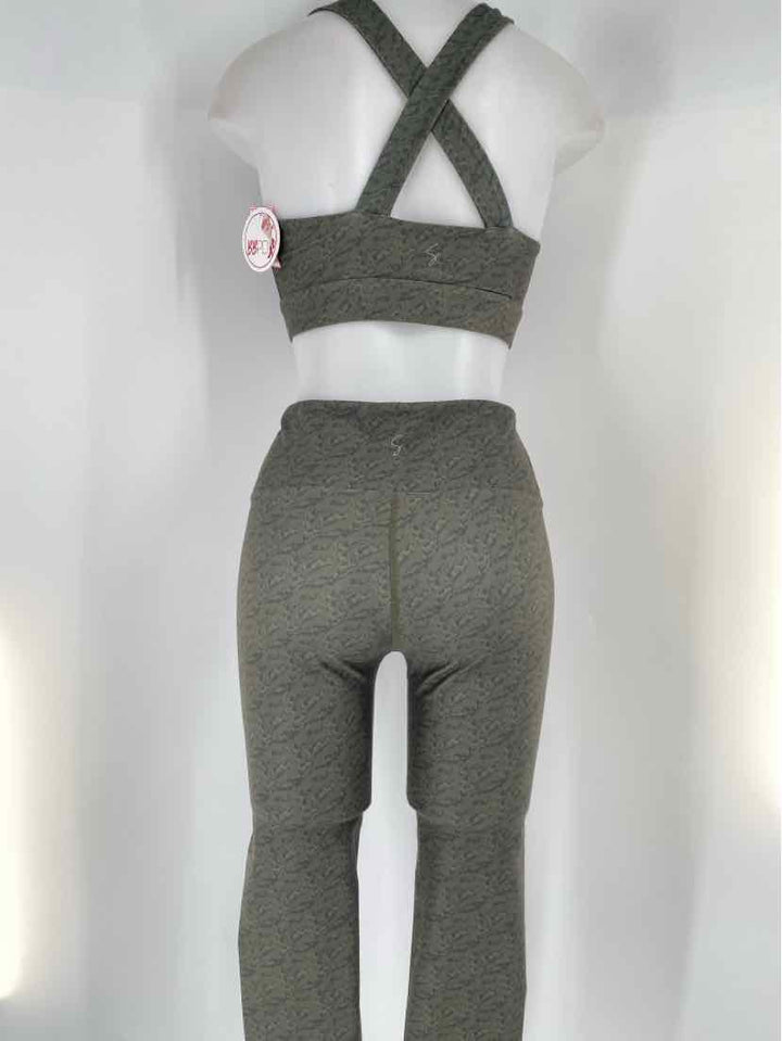 Size M Green Pants Suit