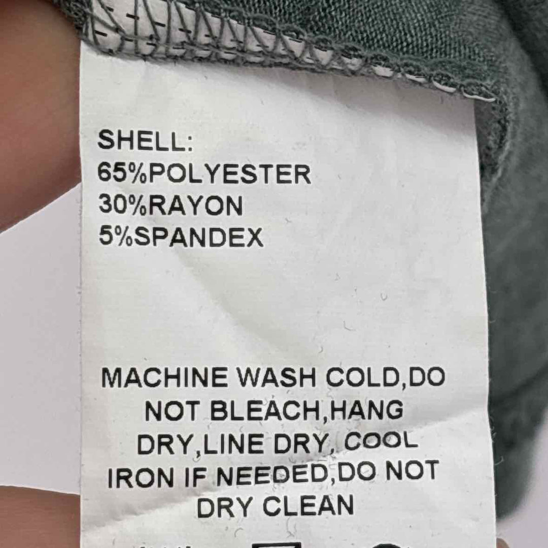 Size 2X Green Shirt