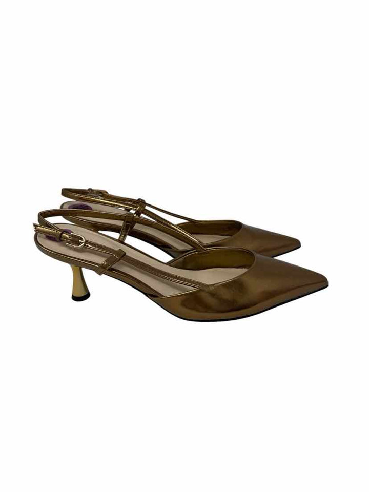 Shoe Size 8.5 Nine West Gold Leather Pumps