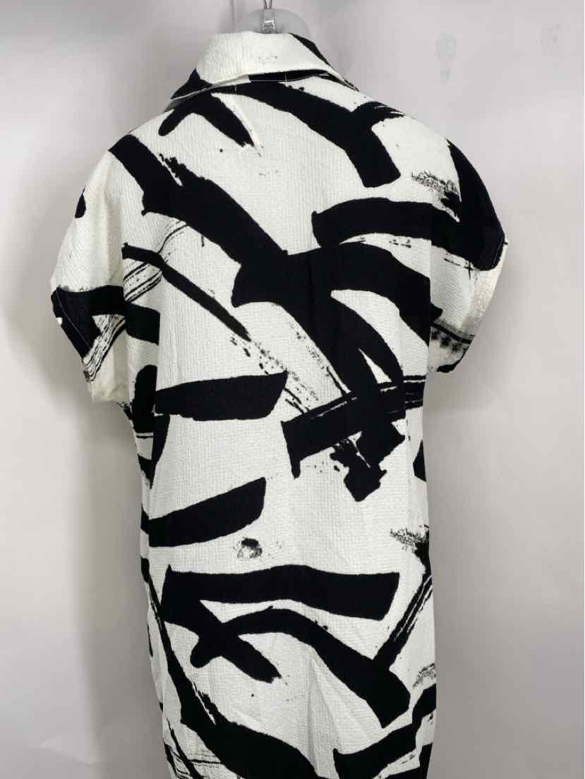 Size L Black/White Dress