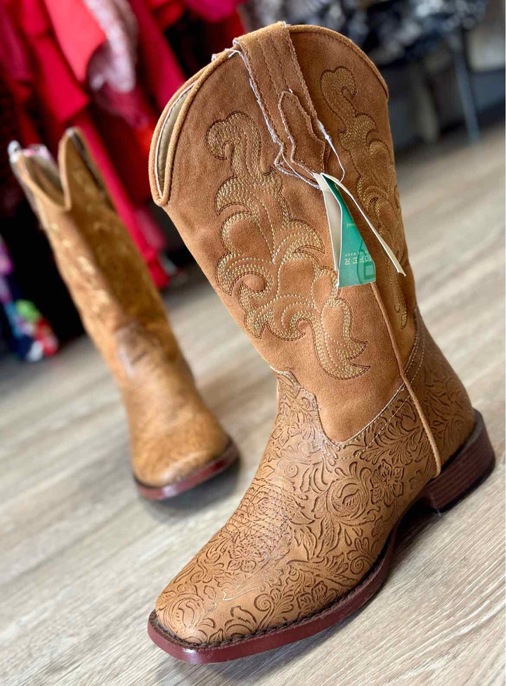 Shoe Size 8.5 Camel Leather Boots