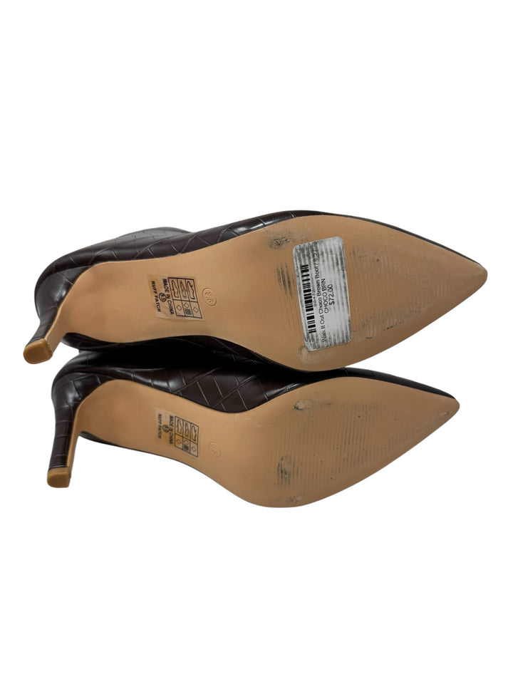 Shoe Size 8.5 Brown Boots