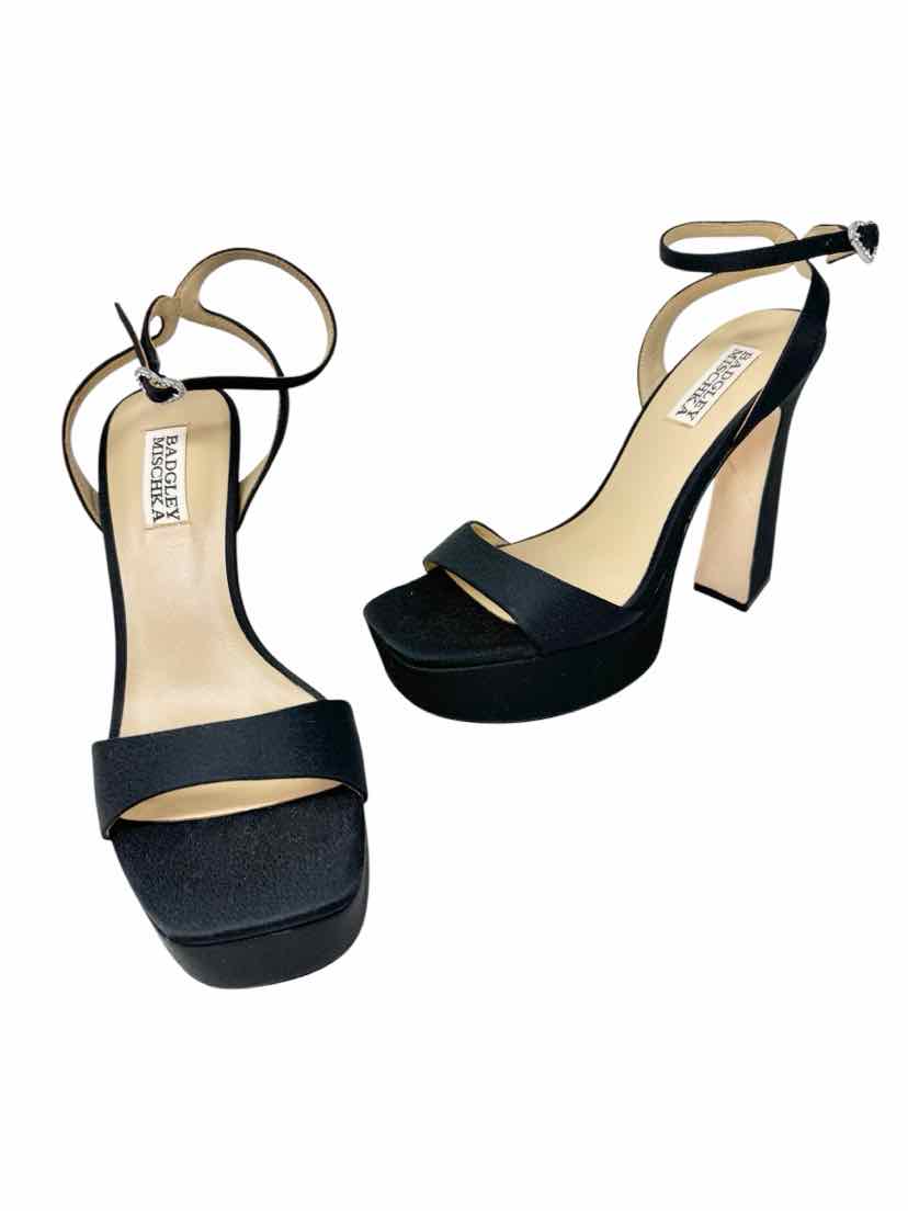 Shoe Size 7 Badgley Mischka Black Sateen Pumps