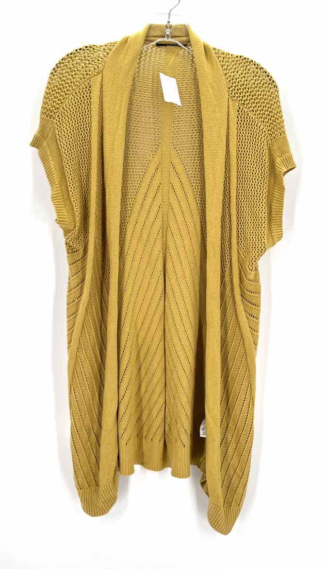 Size M TAHARI Mustard Sweater