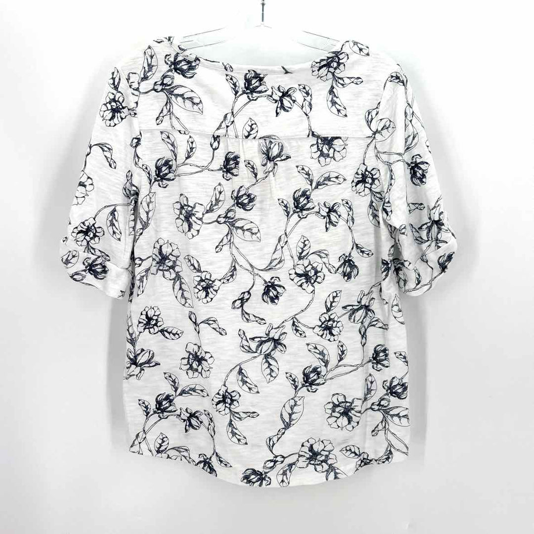 Size M Chico's White Shirt