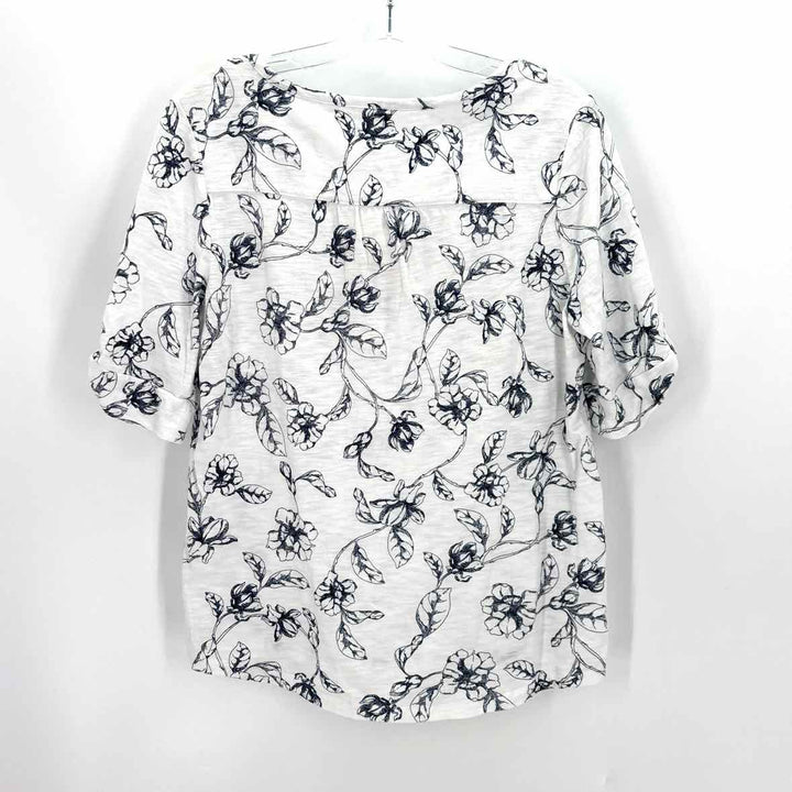 Size M Chico's White Shirt