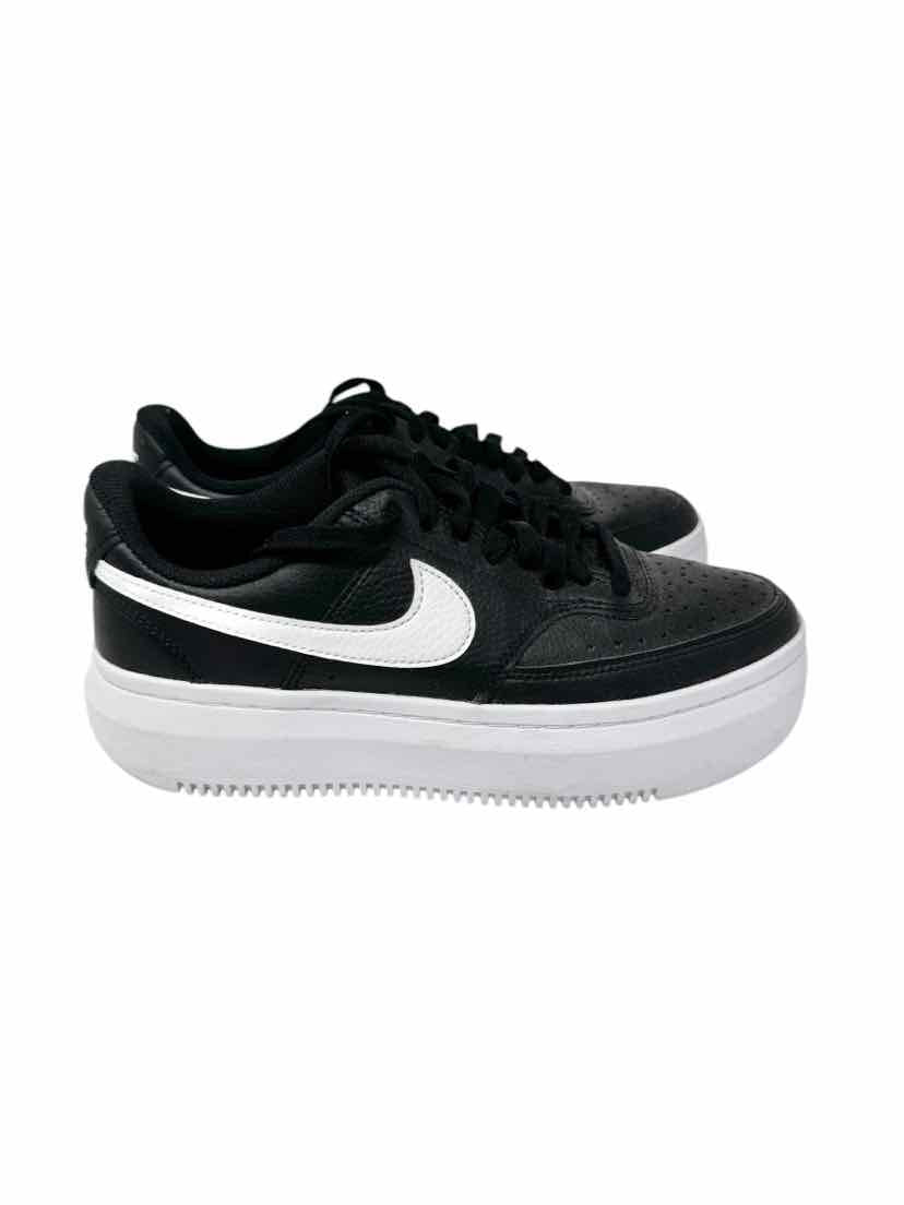 Shoe Size 8.5 Nike Black Sneakers