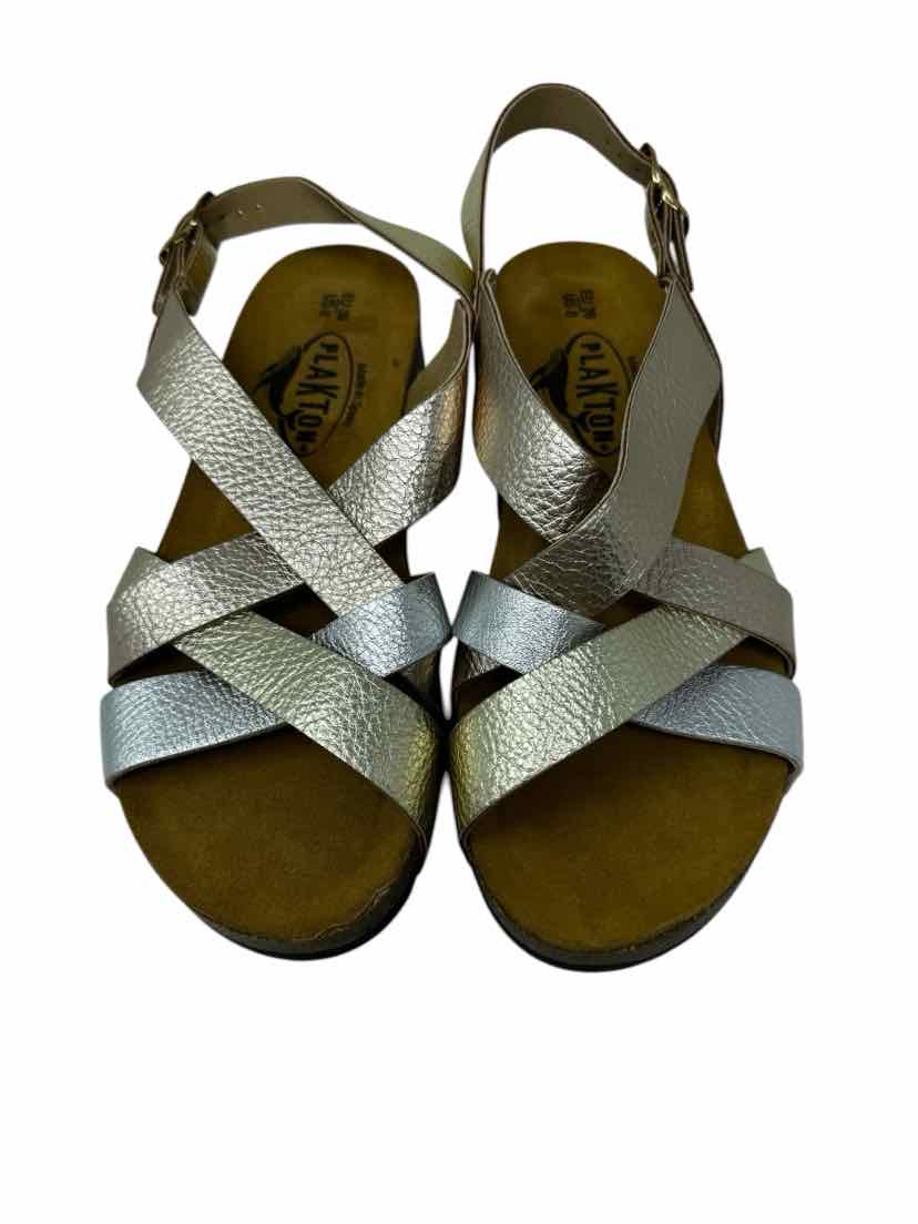 Shoe Size 39 Gold Leather Sandals