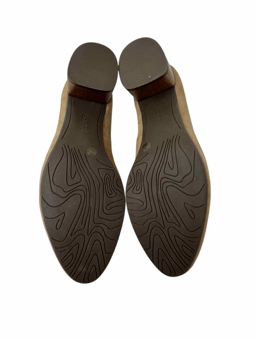 Shoe Size 8.5 Tan Suede Pumps