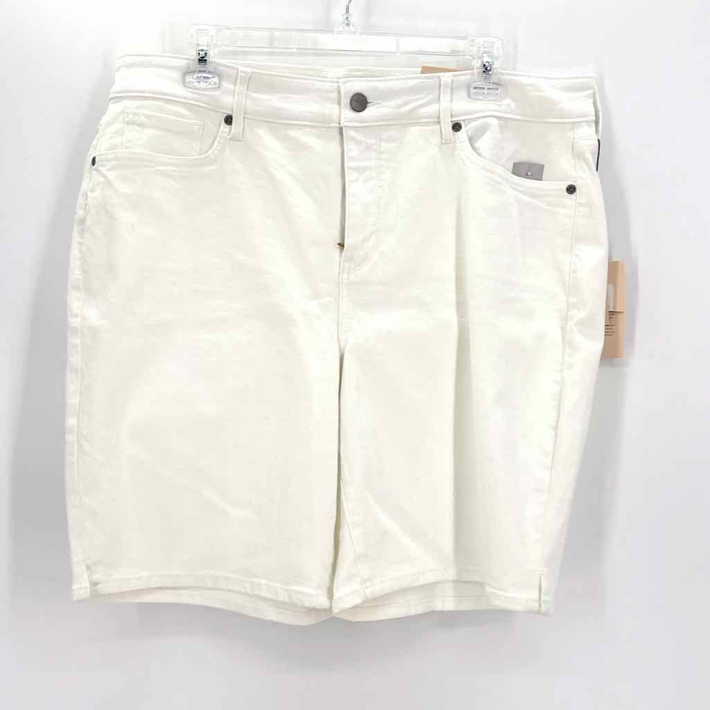 Size 16 NMDJ White Shorts