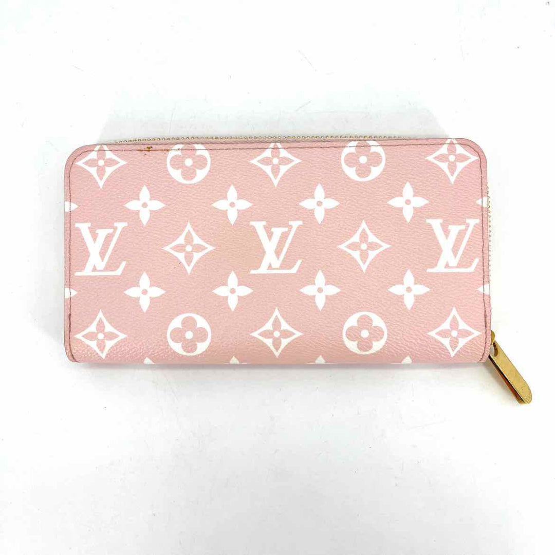 Louis Vuitton Luxury - Wallet