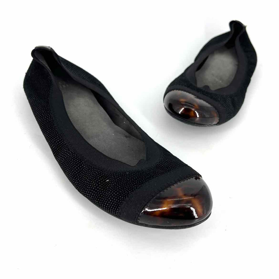 Shoe Size 10 Stuart Weitzman Black Flats