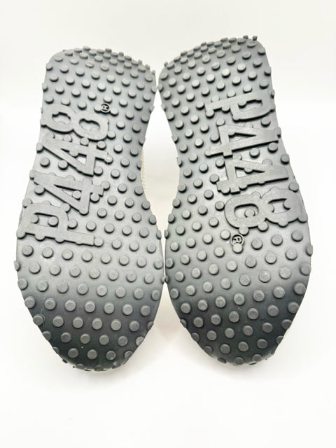 Shoe Size 39 P448 Black Sneakers