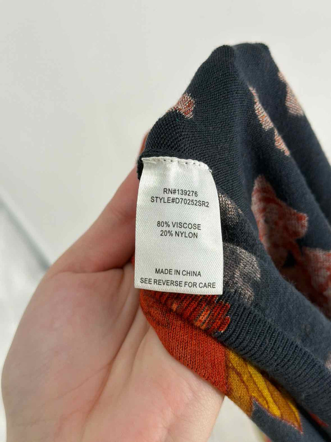 Size L DANIEL RAINN Navy Sweater