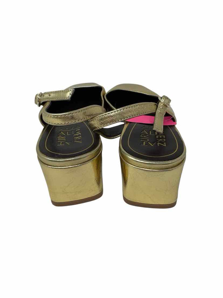 Shoe Size 9.5 Naturalizer Gold Leather Pumps