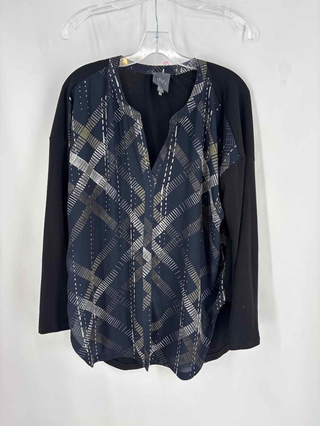 Size M LYSSE Navy Print Shirt