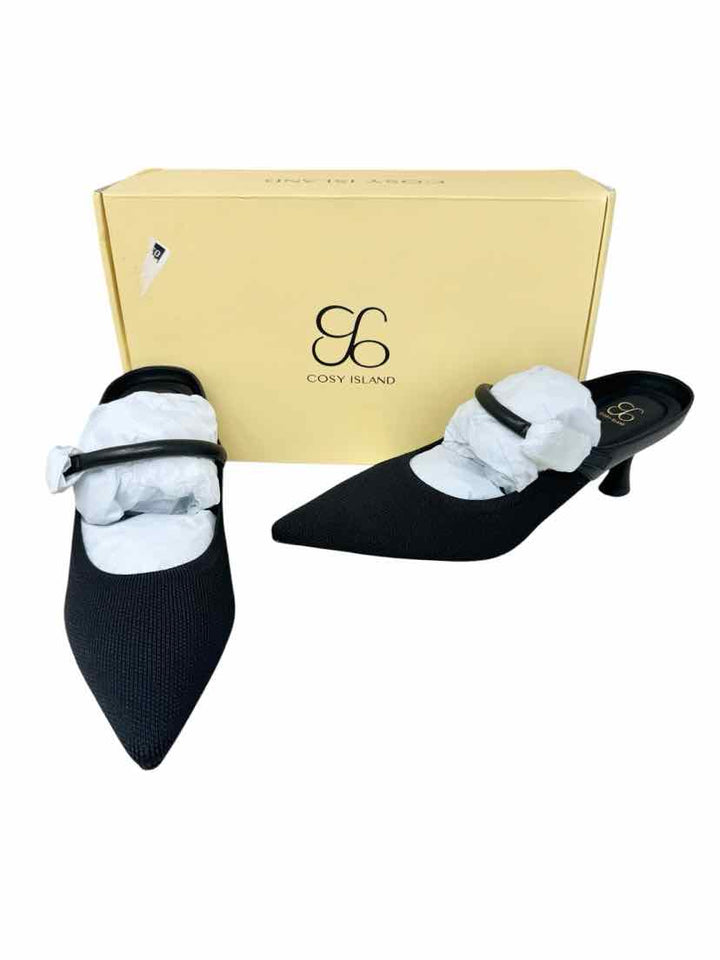 Shoe Size 8.5 Black Pumps