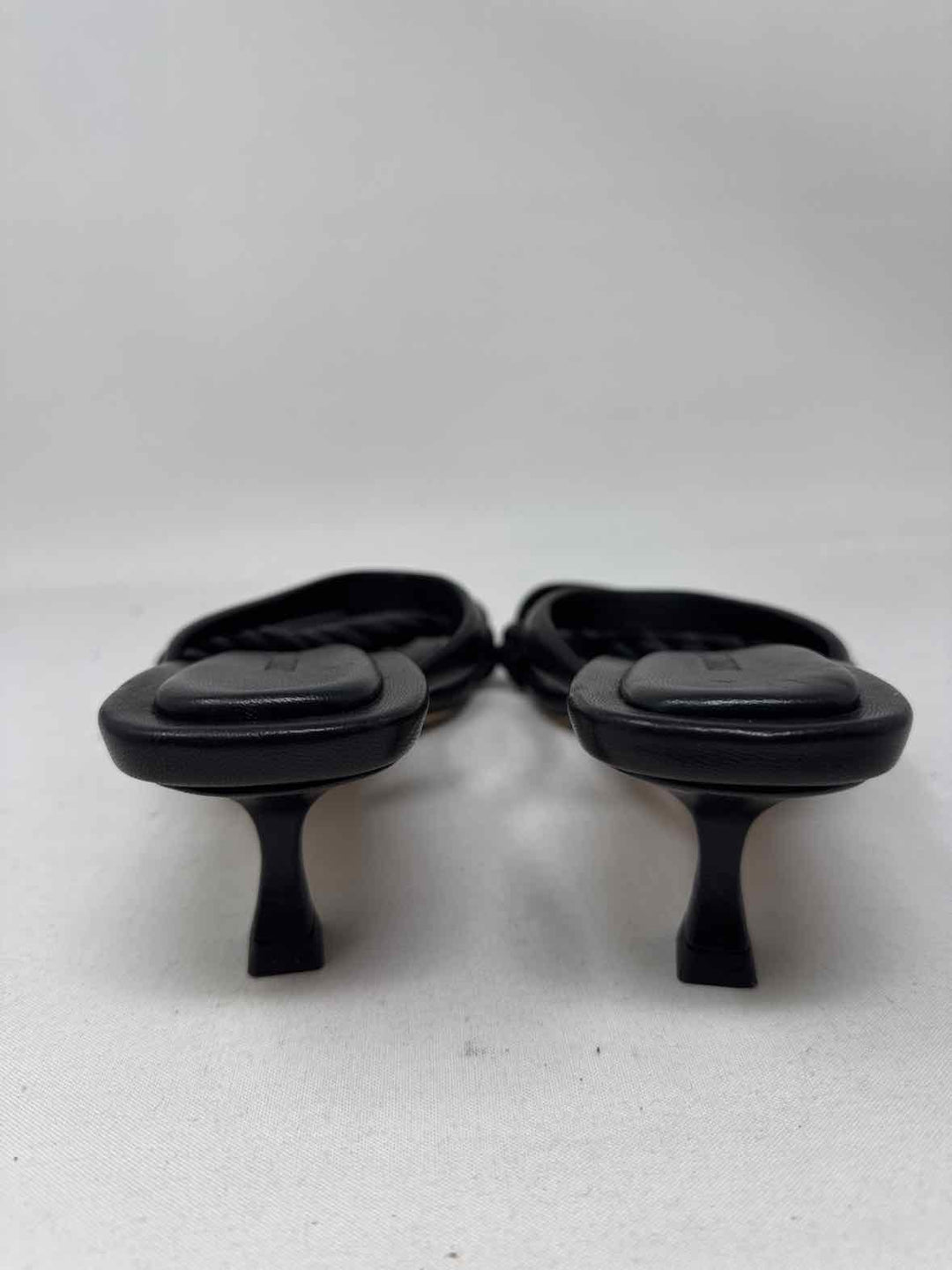 Shoe Size 40 JIMMY CHOO Black Leather Luxury - Sandals