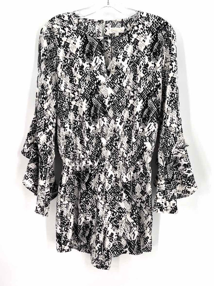 Size S Mud Pie Gray Dress