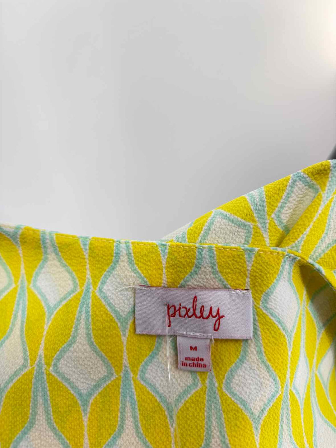 Size M Yellow Print Shirt