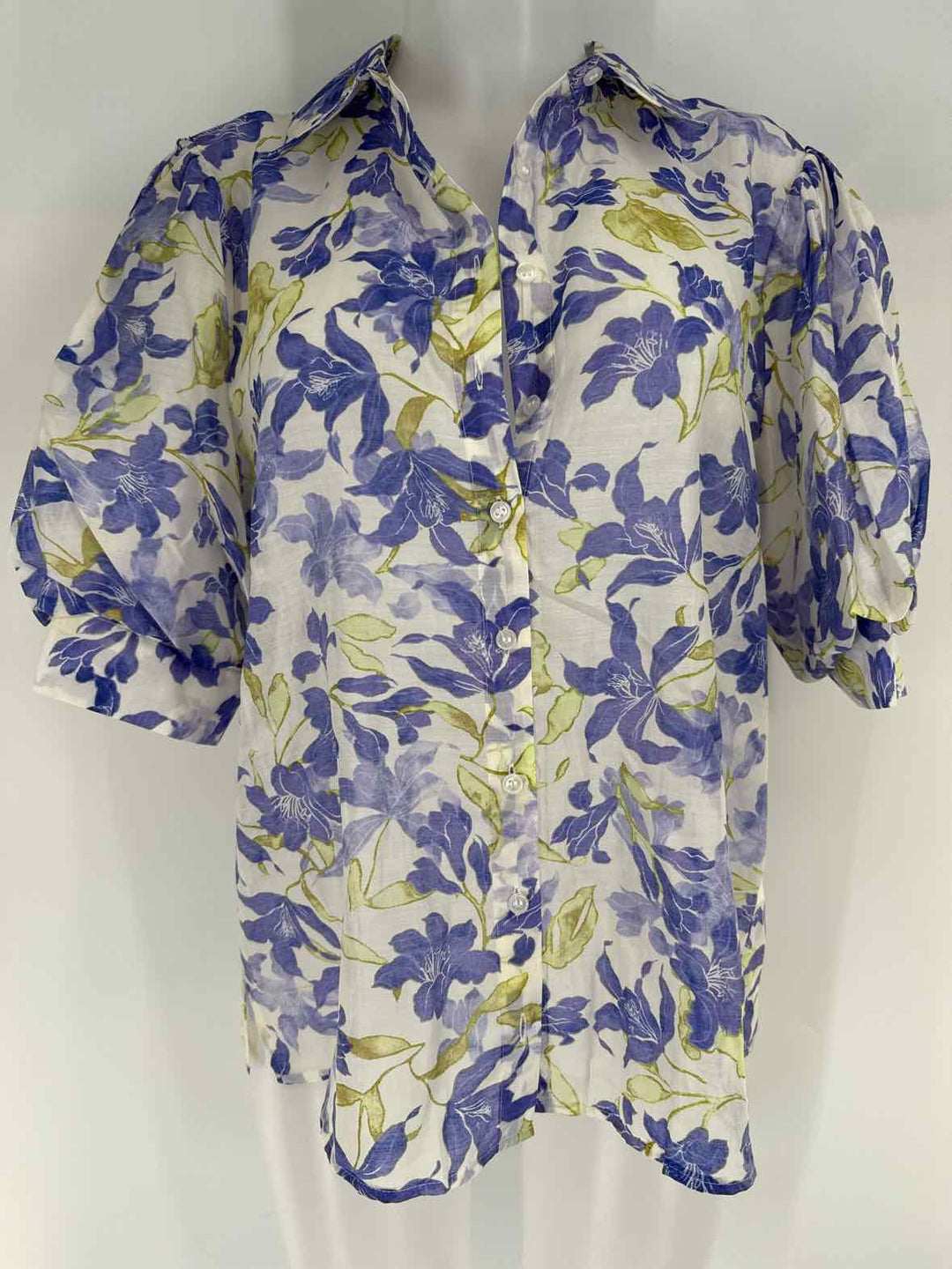 Size M Vince Camuto Purple Print Shirt