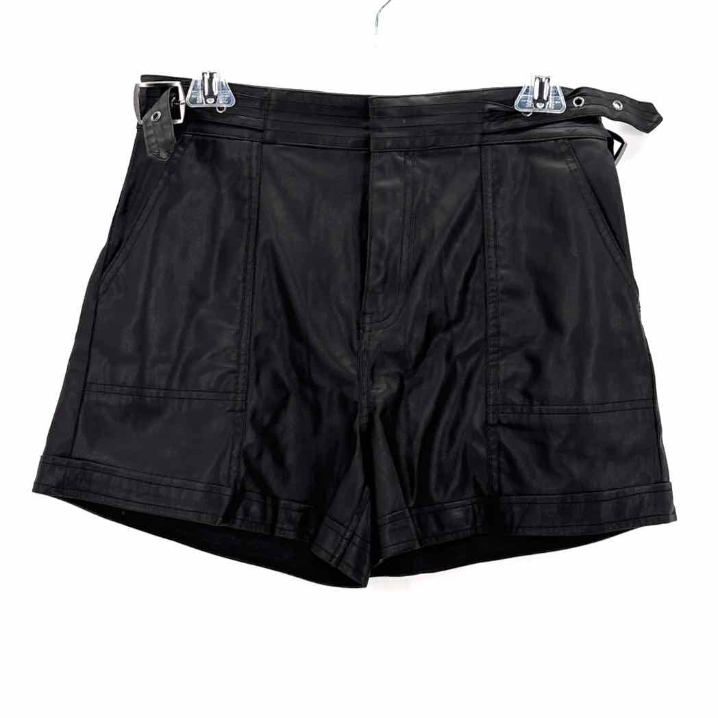Size 4 SOFIA VERGARA Black Shorts