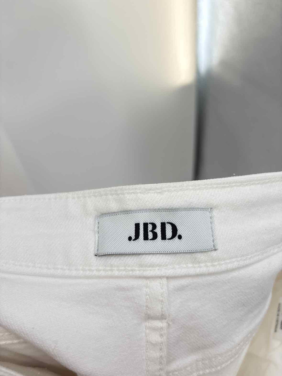 Size L White Shorts